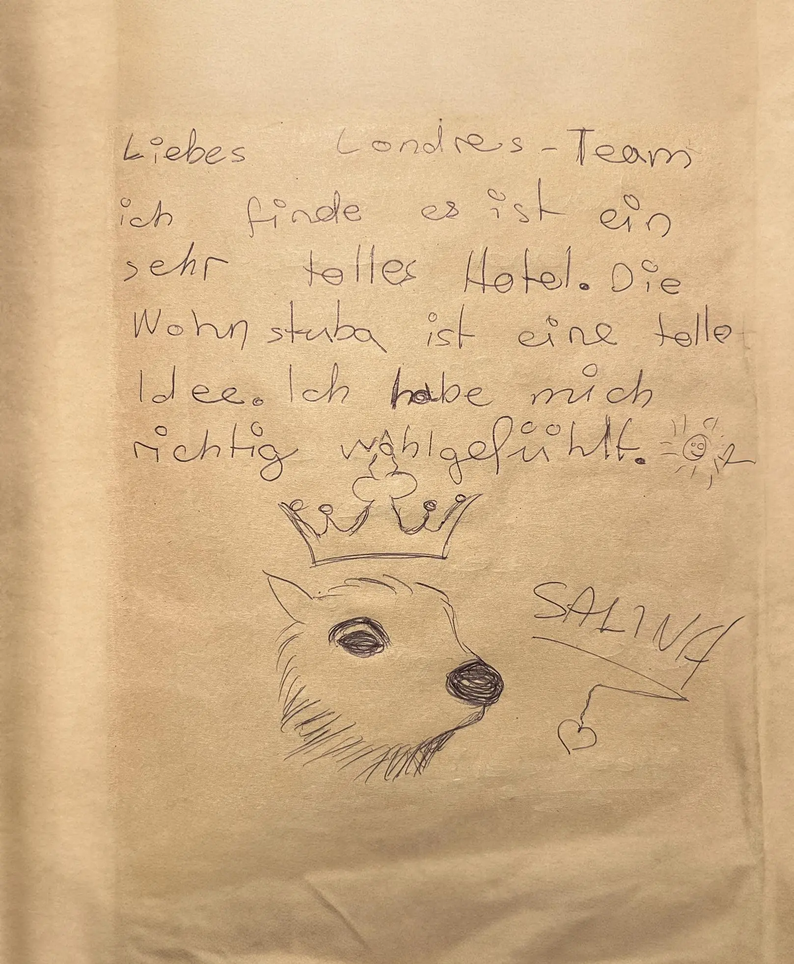 Gästebucheintrag zum Hotel Londres mit positivem Feedback und Zeichnung von Murmeli mit Krone, dem Maskottchen des Hotel de Londres Brig